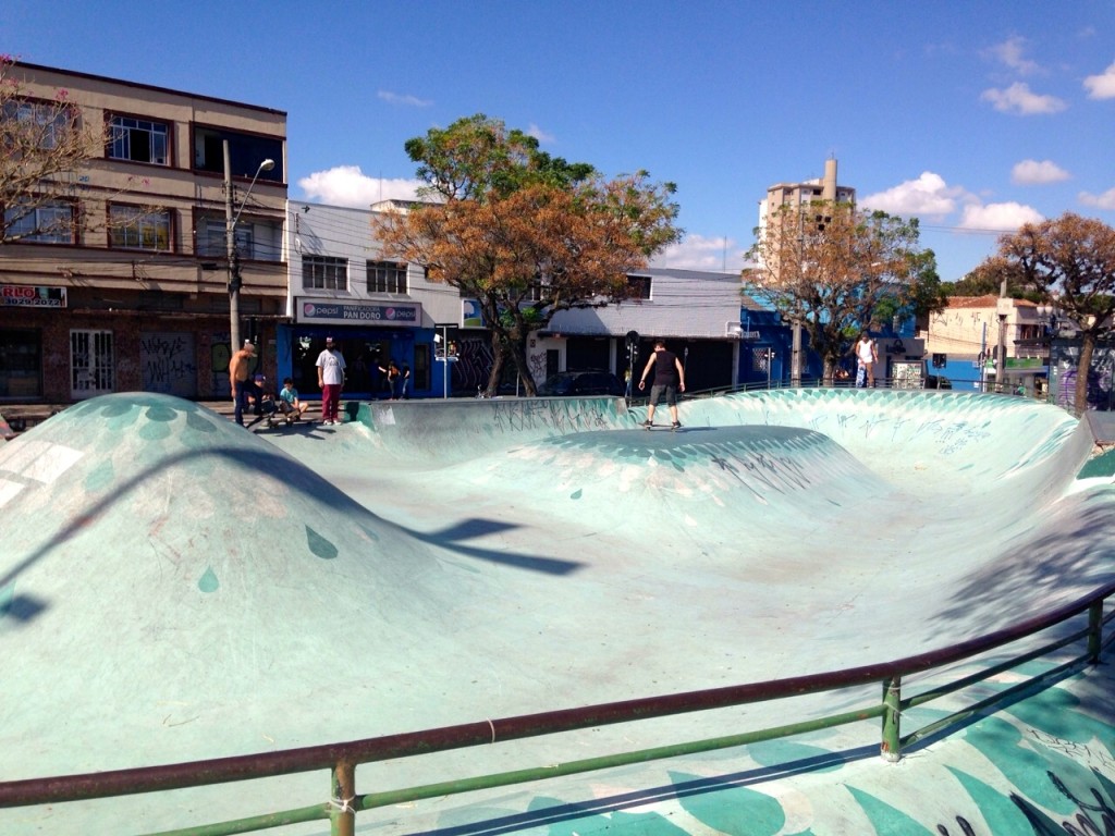 Curitiba tem mais de 20 pistas de skate! (Foto: Fam&iacute;lia N&ocirc;made)