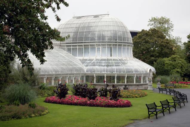 O Jardim Botânico de Belfast é uma boa pedida para os turistas que buscam um passeio mais tranquilo, em meio a diversas espécias de aves e plantas exóticas. O espaço também recebe shows e eventos O Jardim Botânico de Belfast é uma boa pedida para os turistas que buscam um passeio mais tranquilo, em meio a diversas espécias de aves e plantas exóticas. O espaço também recebe shows e eventos