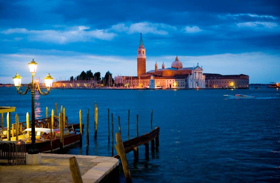 A ilha de San Giorgio Maggiore é um dos muitos bons passeios a partir da Piazza de San Marco, em Veneza A ilha de San Giorgio Maggiore é um dos muitos bons passeios a partir da Piazza de San Marco, em Veneza