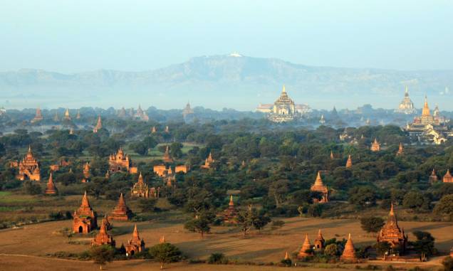 Os templos de <a href="https://viajeaqui.abril.com.br/cidades/mianmar-bagan" rel="Bagan" target="_blank">Bagan</a>, em <a href="https://viajeaqui.abril.com.br/paises/mianmar" rel="Mianmar" target="_blank">Mianmar</a>, estão em uma área de 67 quilômetros quadrados, ao longo do rio Ayeyarwady Os templos de <a href="https://viajeaqui.abril.com.br/cidades/mianmar-bagan" rel="Bagan" target="_blank">Bagan</a>, em <a href="https://viajeaqui.abril.com.br/paises/mianmar" rel="Mianmar" target="_blank">Mianmar</a>, estão em uma área de 67 quilômetros quadrados, ao longo do rio Ayeyarwady