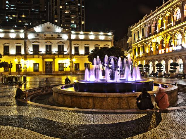 O Largo do Senado também deixa evidente a herança colonial da cidade. O Largo do Senado também deixa evidente a herança colonial da cidade.
