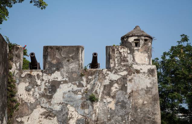 Assim como a Fortaleza do Monte (Monte Forte), de onde é possível ter uma vista incrível do centro histórico. Assim como a Fortaleza do Monte (Monte Forte), de onde é possível ter uma vista incrível do centro histórico.