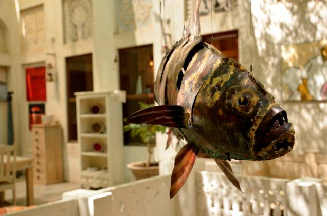 <a href="https://viajeaqui.abril.com.br/cidades/emirados-arabes-unidos-dubai" rel="Dubai" target="_blank">Dubai</a> possui dezenas de pequenas e simpáticas galerias de arte com produtos criados por artistas vindos de todo o mundo, como a Majlis Gallery de Bastakiya <a href="https://viajeaqui.abril.com.br/cidades/emirados-arabes-unidos-dubai" rel="Dubai" target="_blank">Dubai</a> possui dezenas de pequenas e simpáticas galerias de arte com produtos criados por artistas vindos de todo o mundo, como a Majlis Gallery de Bastakiya