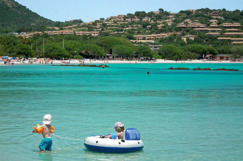 A Praia de Santa Giulia, na C&oacute;rsega