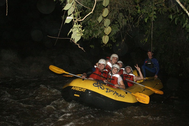 rafting-noturno-em-brotas