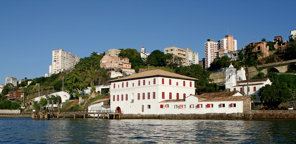 O Solar do Unhão, construção do século 16 banhada pela Baía de Todos os Santos, sedia atualmente o Museu de Arte Moderna da Bahia O Solar do Unhão, construção do século 16 banhada pela Baía de Todos os Santos, sedia atualmente o Museu de Arte Moderna da Bahia