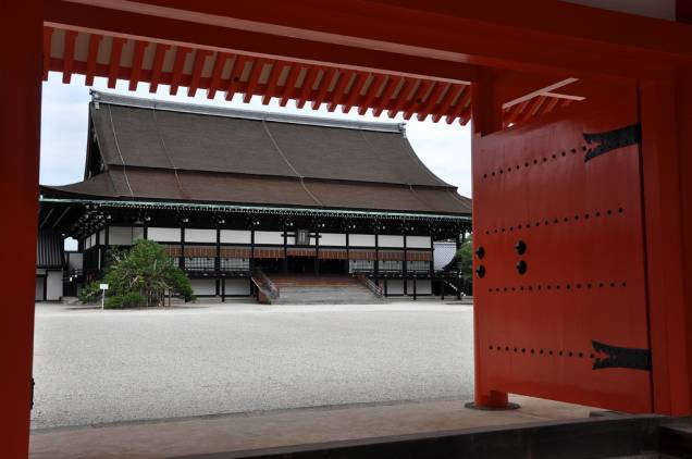 Hall Shishinden, onde eram realizadas as cerimônias de entronização dos imperadores do Japão Hall Shishinden, onde eram realizadas as cerimônias de entronização dos imperadores do Japão