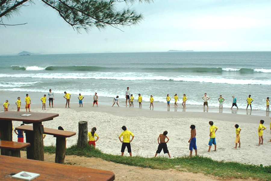 Aula da Vento Sul Escola de Surf, em Garopaba, Morrinhos (SC) Aula da Vento Sul Escola de Surf, em Garopaba, Morrinhos (SC)