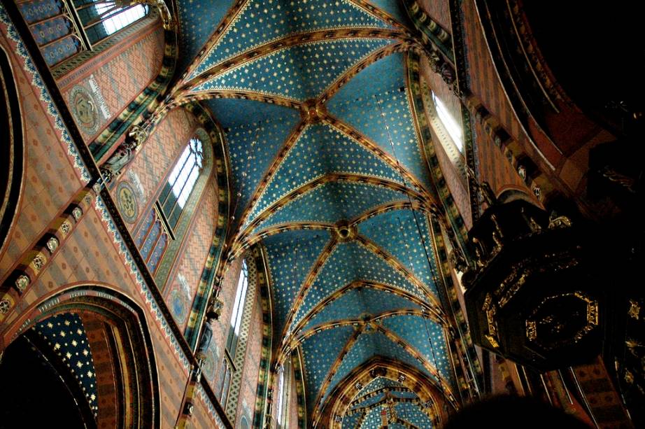 Nave da Basílica de Santa Maria