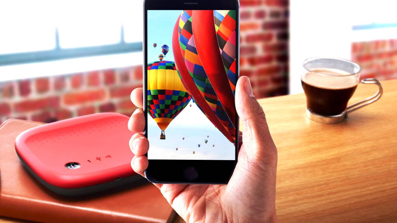 Wireless_Lifestyle_Red_w_Hands_F_hi-res