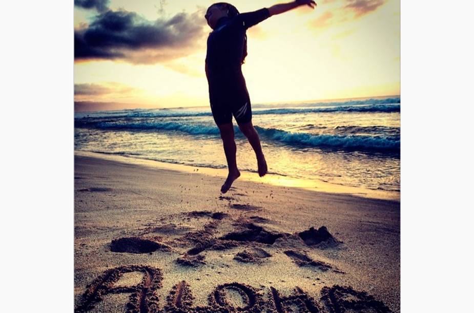 <a href="https://instagram.com/nalupelomundo" rel="@nalupelomundo" target="_blank"><strong>@nalupelomundo</strong></a>            O casal Everaldo Pato (surfista) e Fabiana Nigol viajam pelo mundo em busca das melhores ondas. Junto com eles vai a filha Belinha. Além de registrarem sua jornada no programa “Nalu pelo Mundo”, exibido no canal Multishow, eles também mostram dia-a-dia em fotos no Instagram.