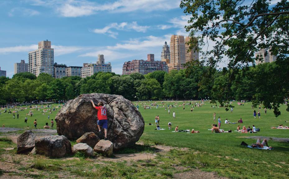 Geleiras em recuo deixaram estas pedras para trás, onde hoje fica o Central Park, em Nova York. Inspirado pelo “ar brincalhão da natureza”, Frederick Law Olmsted, um dos projetistas do parque, muitas vezes deu uma mãozinha à natureza e rearranjou os pedregulhos, conhecidos como pedras erráticas, de uma forma considerada por ele como um quadro artístico