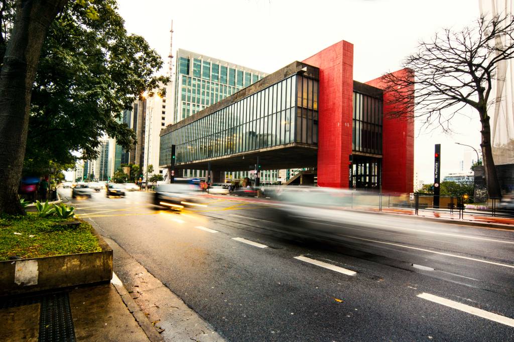 Prédio do MASP, na Avenida Paulista, São Paulo Prédio do MASP, na Avenida Paulista, São Paulo foto de 2015
