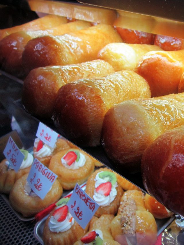 Babà, Nápoles, Itália