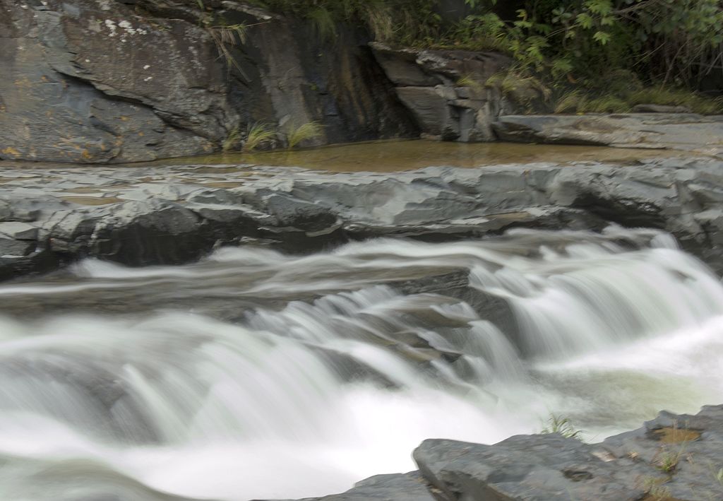 Cachoeira Morada do Sol, em São Jorge: queda pequena com belo mirante