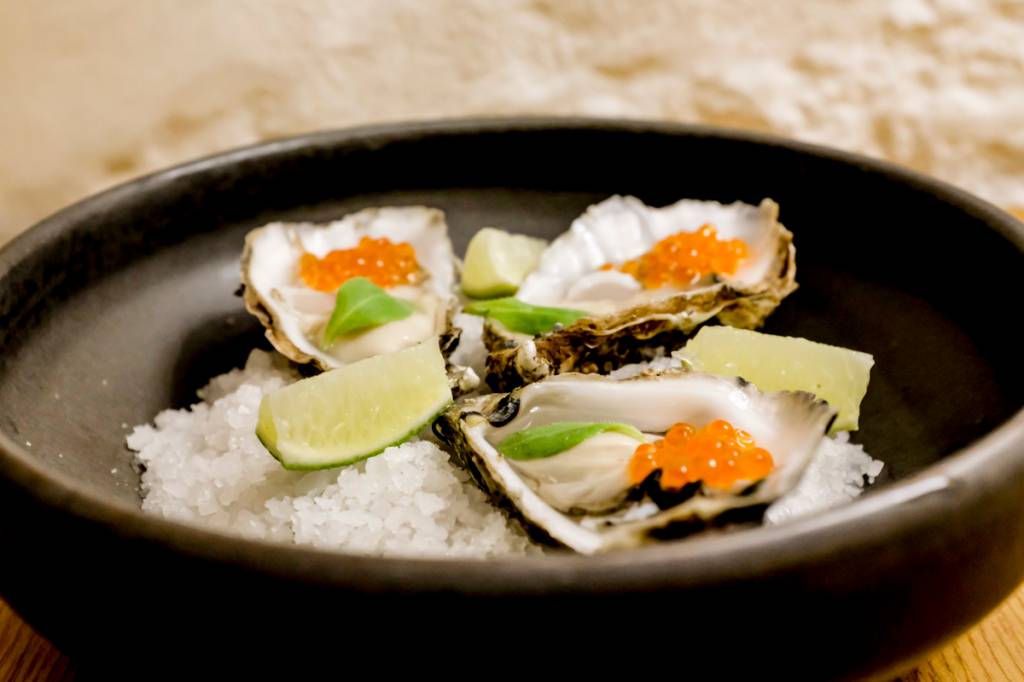As ostras com ovas: grandes, tenras e fresquíssimas