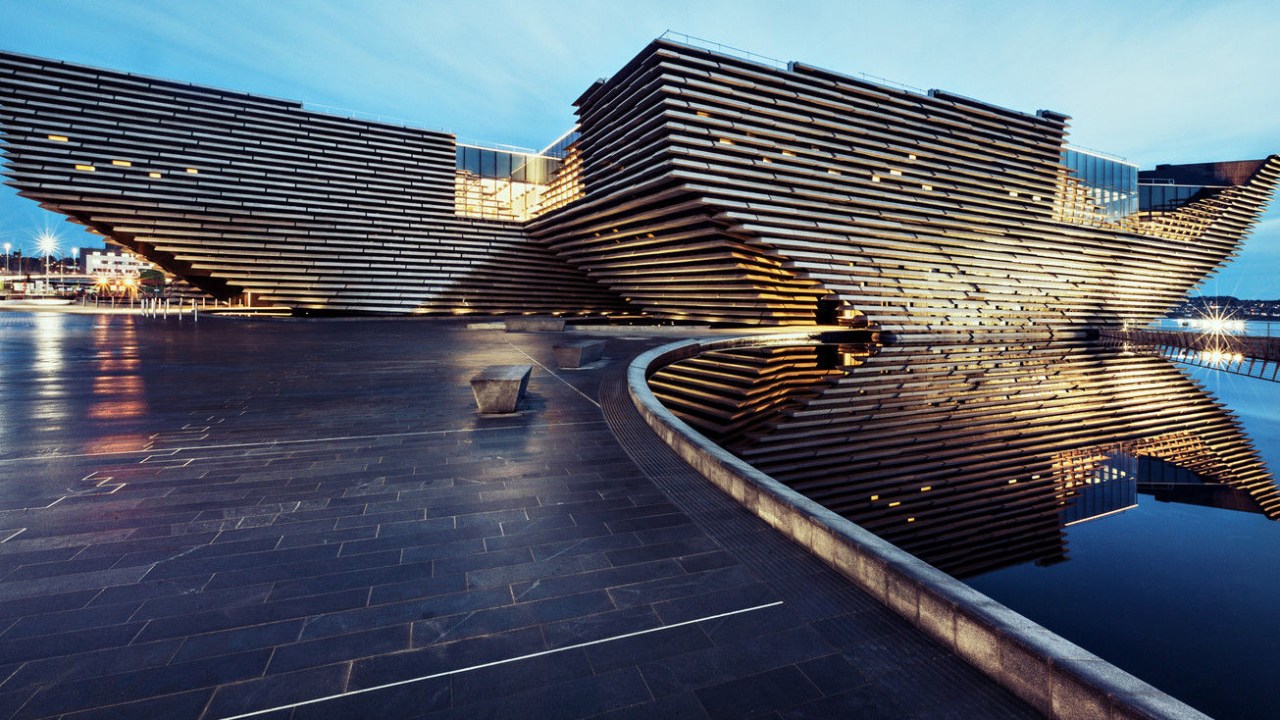 A fachada inspirada nos penhascos escoceses do Victoria & Albert Museum of Design