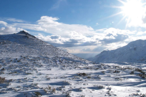 A Serra da Estrela coberta de branco: grande vedete do frio em Portugal (Reprodução)