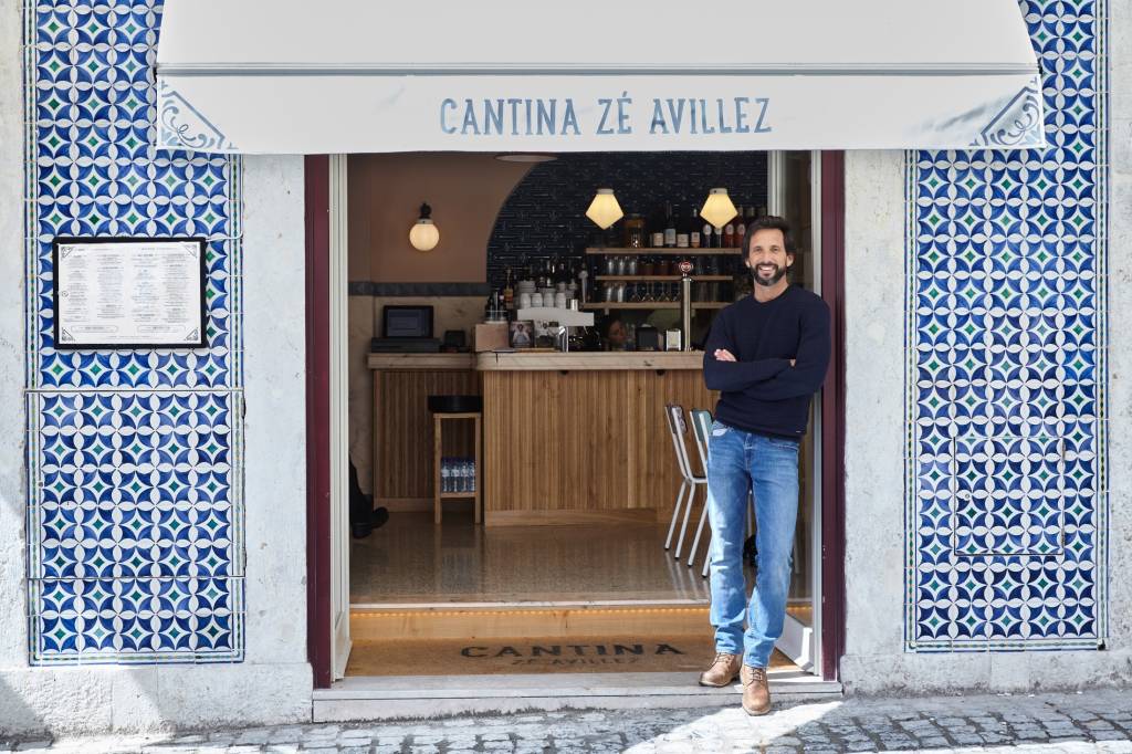 José Avillez na porta da sua Cantina: belo revival de uma antiga zona degradada da cidade