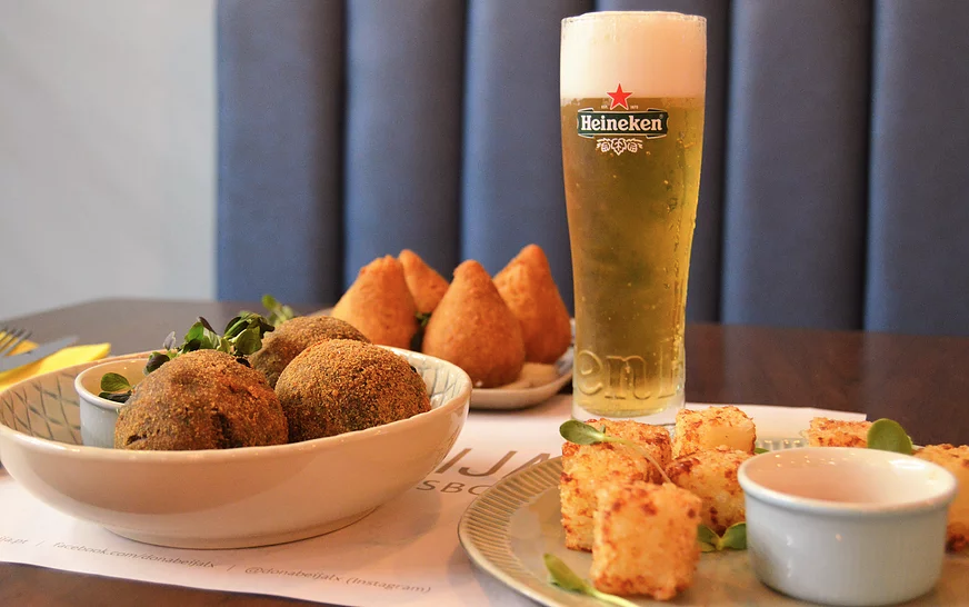 Dona Beija, Lisboa, Portugal Chope com petiscos brasileiros do Dona Beija