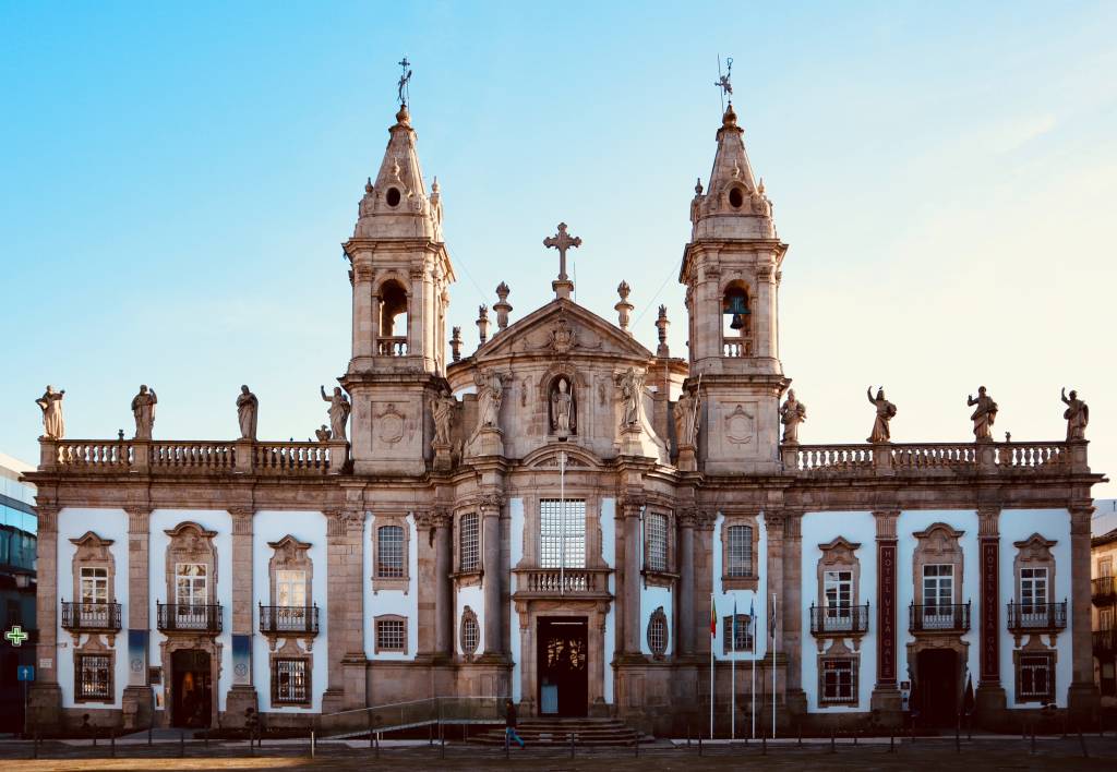 rui-sousa-dHyZit2MPAs-unsplash (1)-IgrejaDeSaoMarcos rui-sousa-dHyZit2MPAs-unsplash (1)-IgrejaDeSaoMarcos