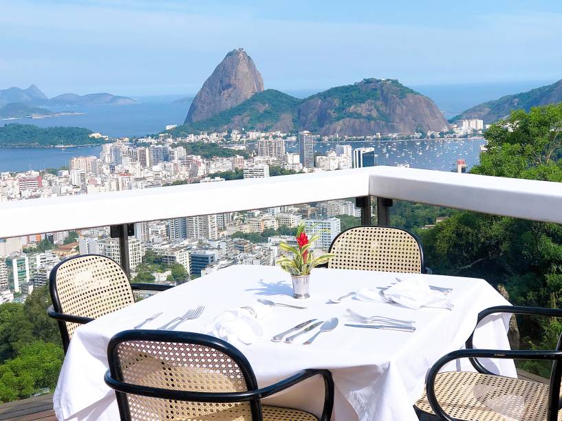 Cenário perfeito para comemorações românticas, bastante comuns no hotel.