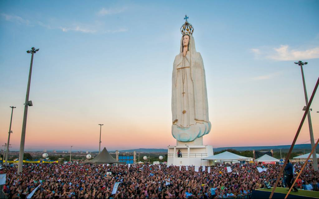 Estátua de Nossa Senhora de Fátima Estátua de Nossa Senhora de Fátima