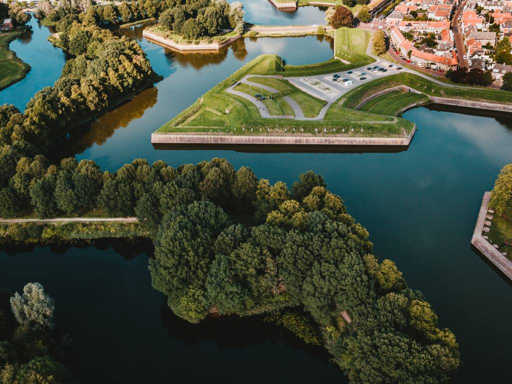Fort Naarden, Holanda Vista aérea de um pedaço do Fort Naarden, na Holanda