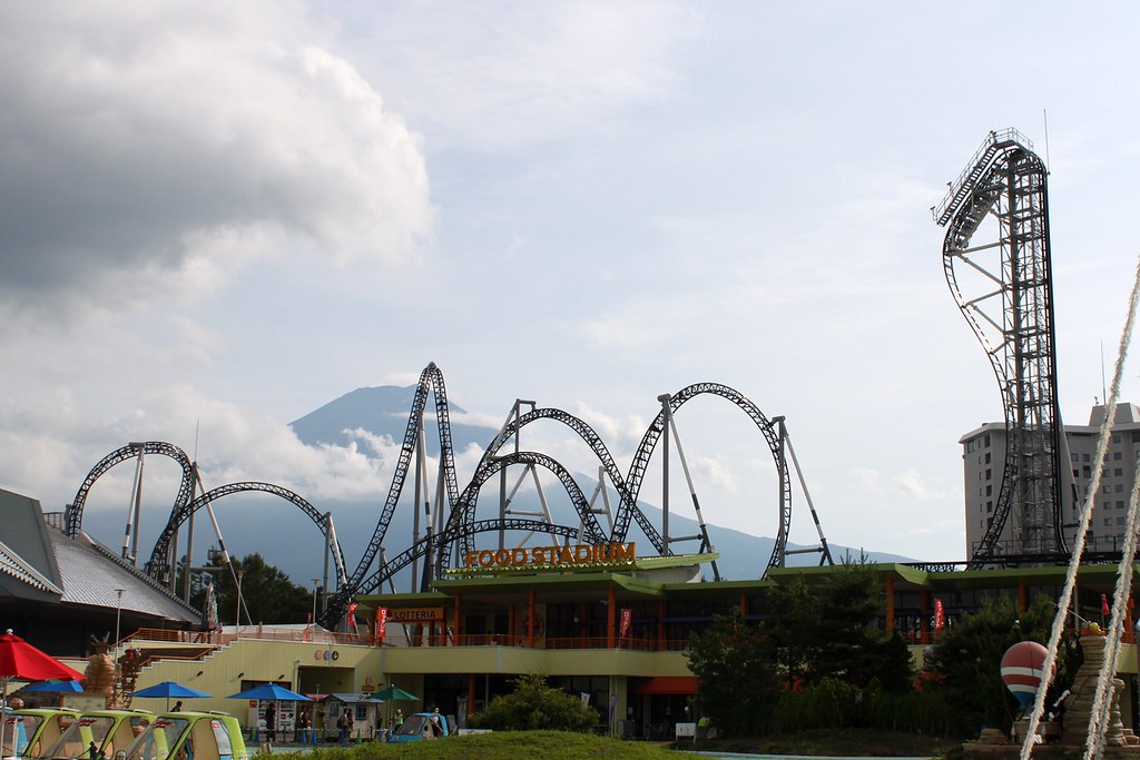 parque-de-diversoes Fuji-Q Highland