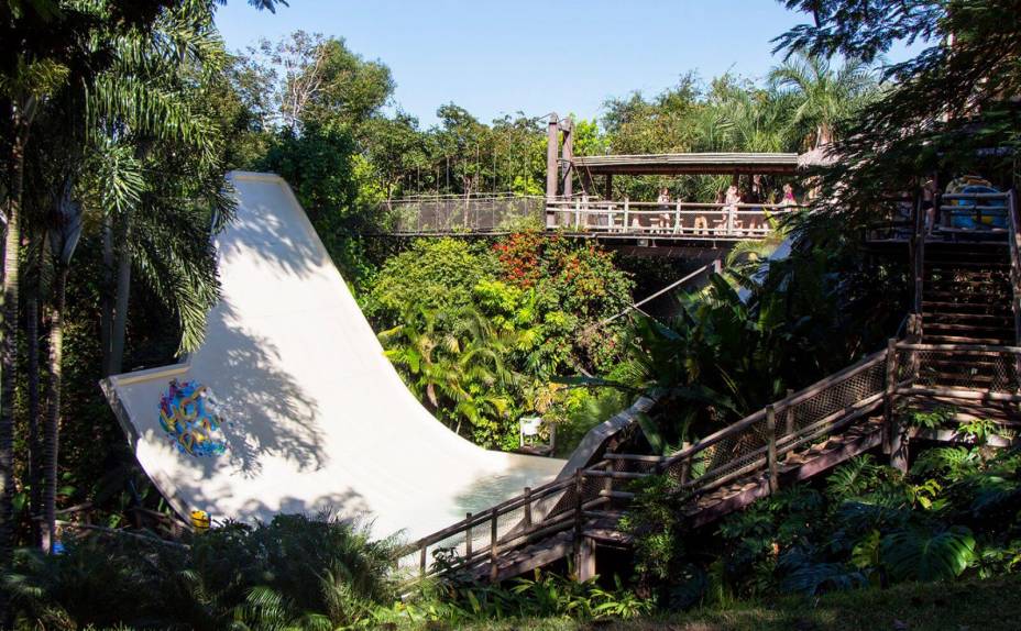 Uma das atrações mais radicais do Hot Park é o Half Pipe.