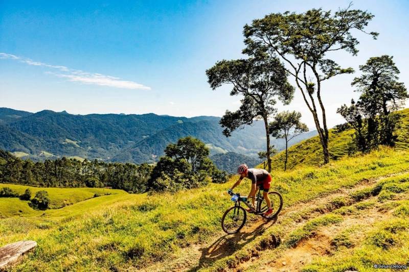 Em maio, Pomerode&nbsp;&eacute; tomada pelos mountain bikers para o Desafio das Rochas.
