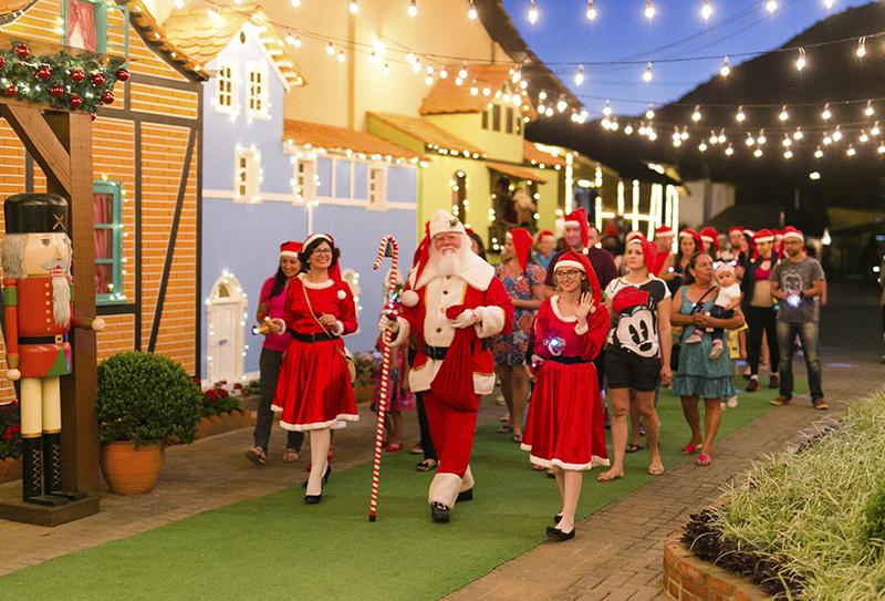 O ano se encerra com o Weihnachtsfest, a Festa de Natal. O ano se encerra com o Weihnachtsfest, a Festa de Natal.