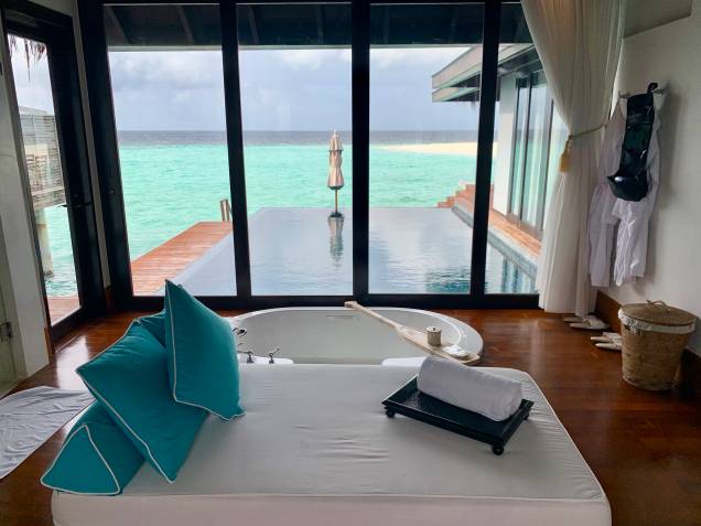 No banheiro, cercado pelo mar por todos os lados: até o fundo da banheira é transparente! No banheiro, cercado pelo mar por todos os lados: até o fundo da banheira é transparente!