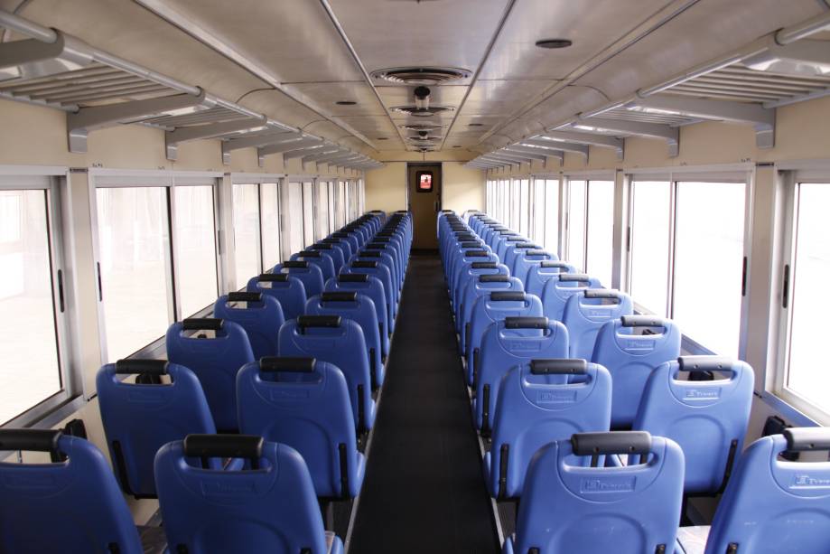 A categoria econômica não é para quem está fazendo o passeio pela Serra do Mar, mas sim para os apaixonados por trilhas, que estão indo rumo ao Pico do Marumbi. A categoria econômica não é para quem está fazendo o passeio pela Serra do Mar, mas sim para os apaixonados por trilhas, que estão indo rumo ao Pico do Marumbi.