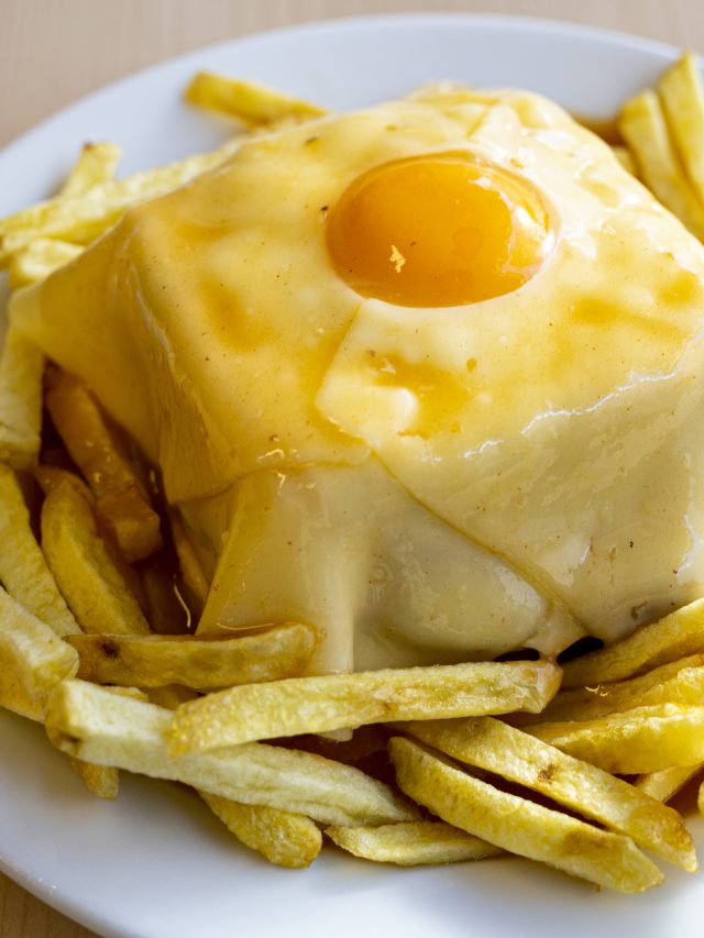 Capa de: Francesinha: o sanduíche que é a alma do Porto