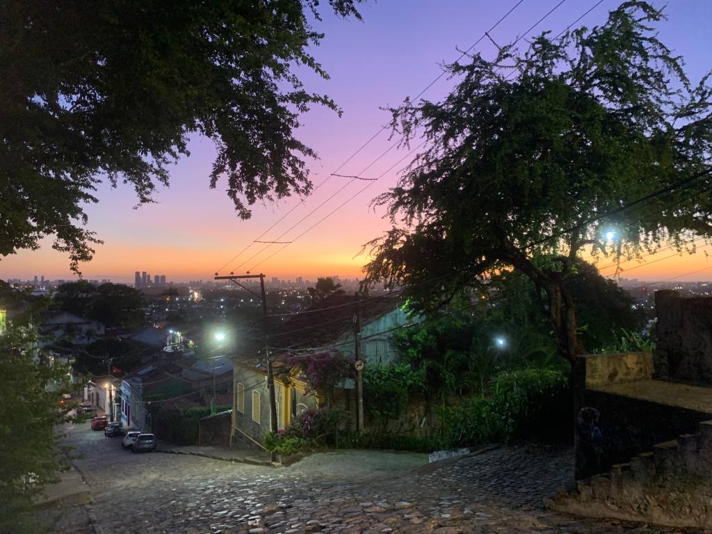 OLinda – 2 Fim de tarde no sobe e desce das ladeiras.