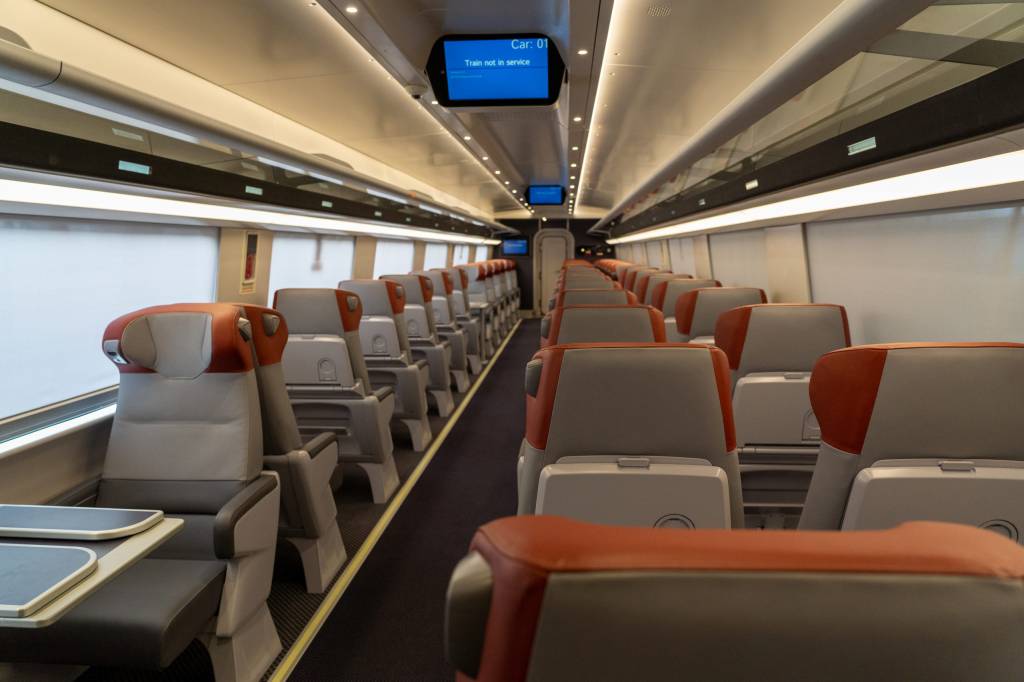 trem estados unidos amtrak trem na floresta