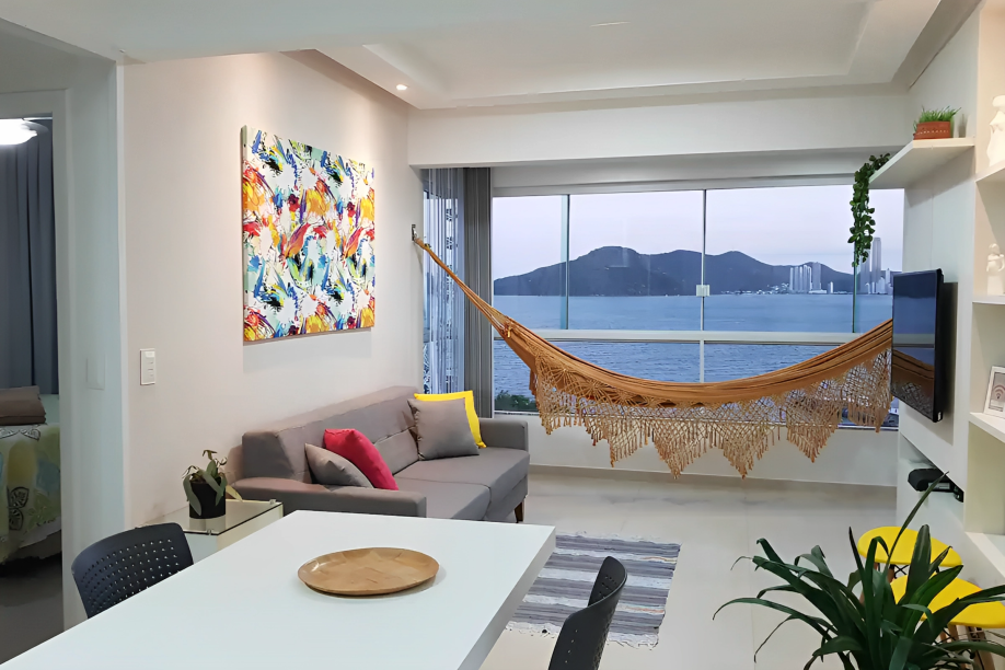 Apartamento de frente para o mar, Balneário Camboriú, Santa Catarina, Brasil