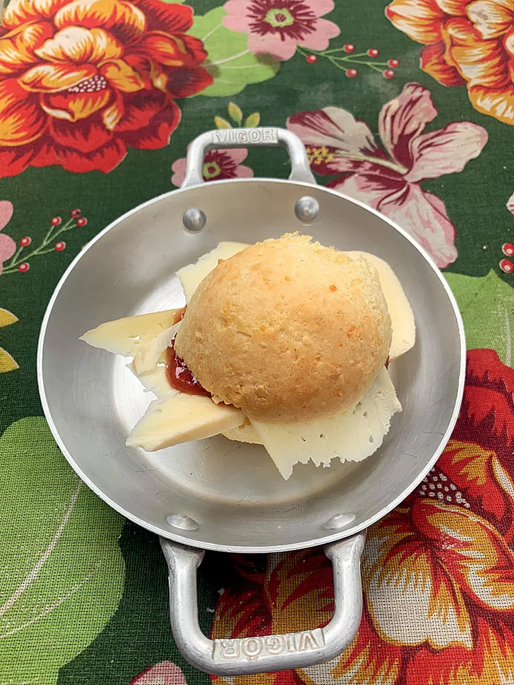 Pão de Queijo Dona Zelda, Edifício Copan, São Paulo, Brasil