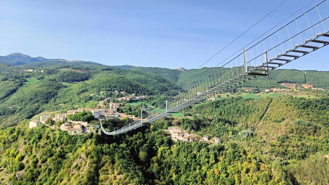 Ponte Tibetana, Sellano, Itália