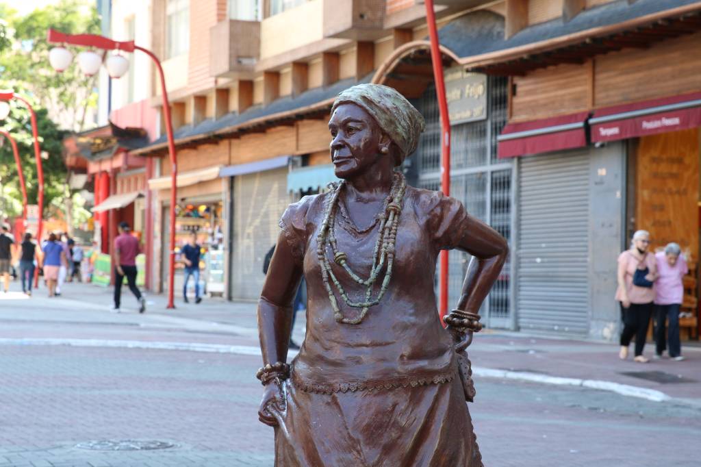 Escultura Madrinha Eunice, Liberdade, São Paulo