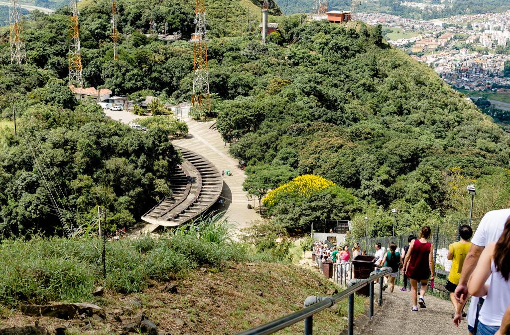 Pico do Jaraguá, São Paulo, Brasil Pico do Jaraguá, São Paulo, Brasil
