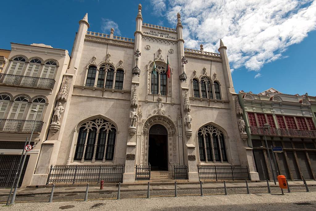 real-gabinete-portugues-de-leitura-exterior