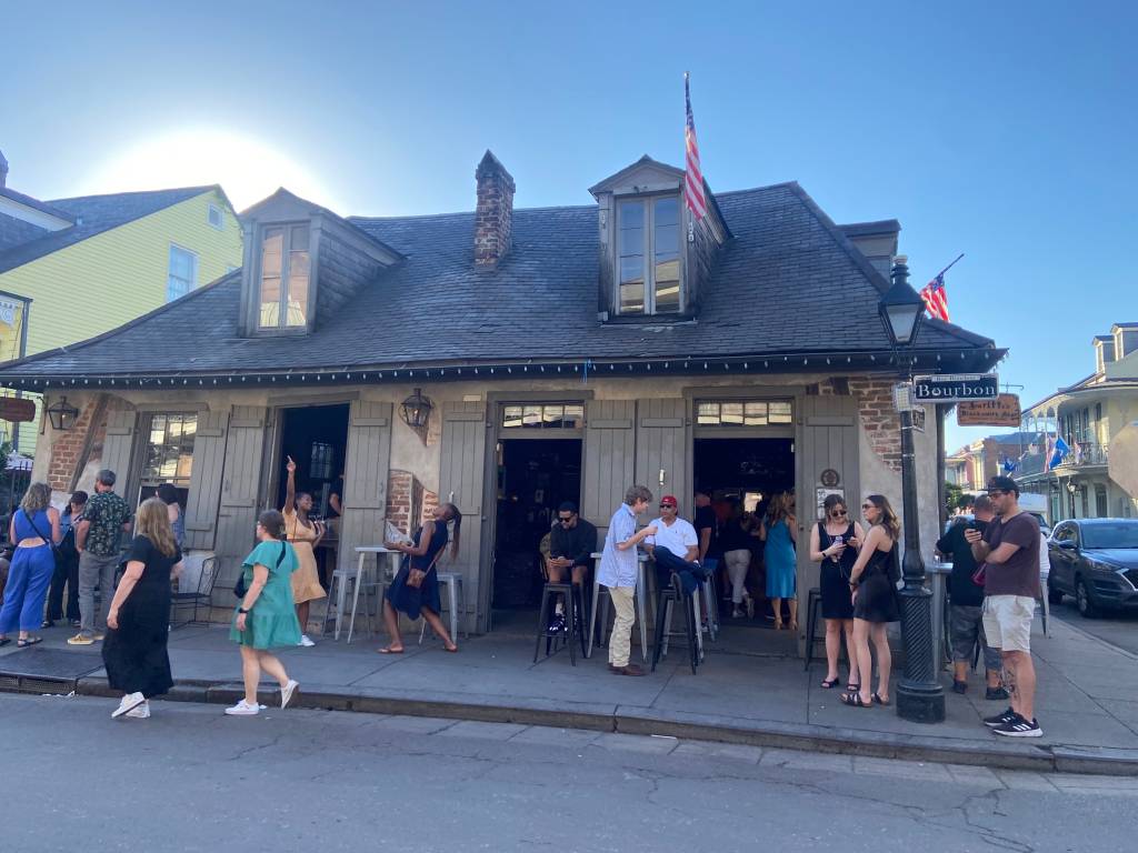 Lafitte’s Blacksmith Shop Bar, Nova Orleans, Estados Unidos Lafitte's Blacksmith Shop Bar, Nova Orleans, Estados Unidos