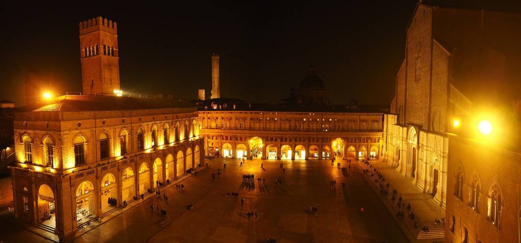 piazza-maggiore-bologna piazza-maggiore-bologna
