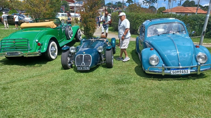 Carros da Associação de Veículos Antigos (AVA) Carros da Associação de Veículos Antigos (AVA)