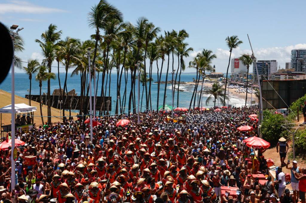 arrastao-quarta-cinzas-carnaval-salvador arrastao-quarta-cinzas-carnaval-salvador