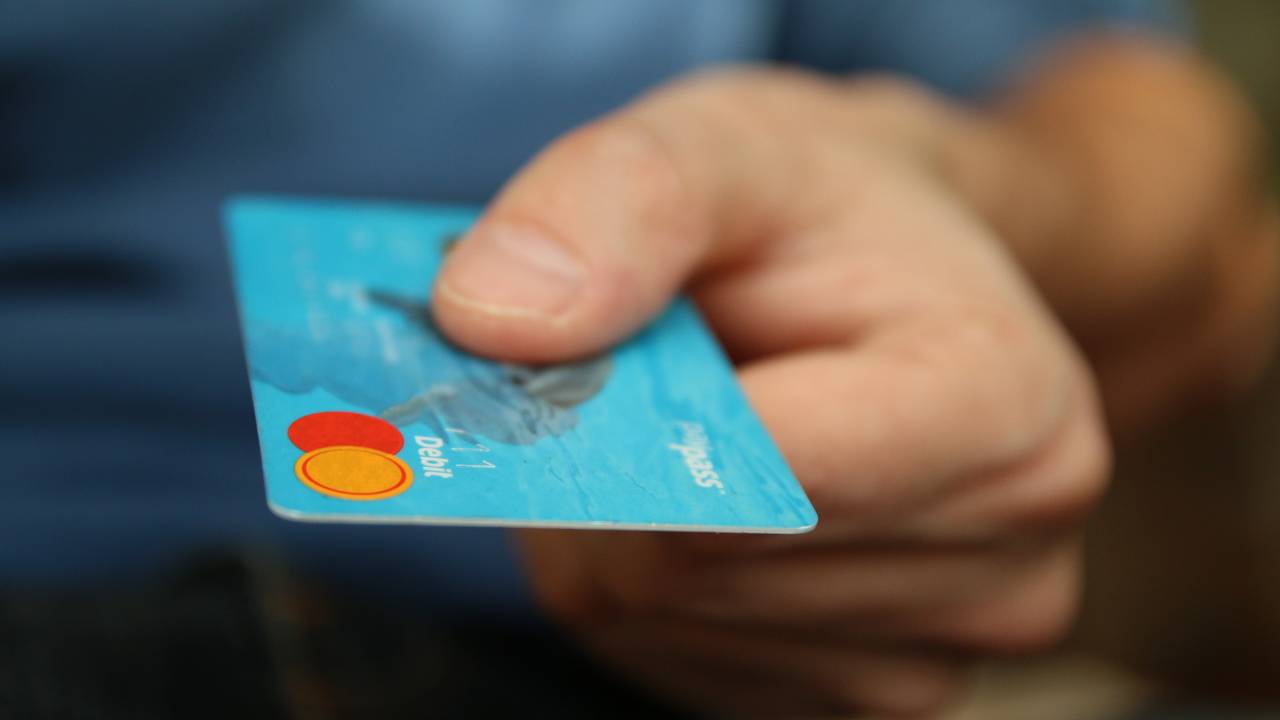 hand-number-finger-money-blue-business-1109918-pxhere.com
