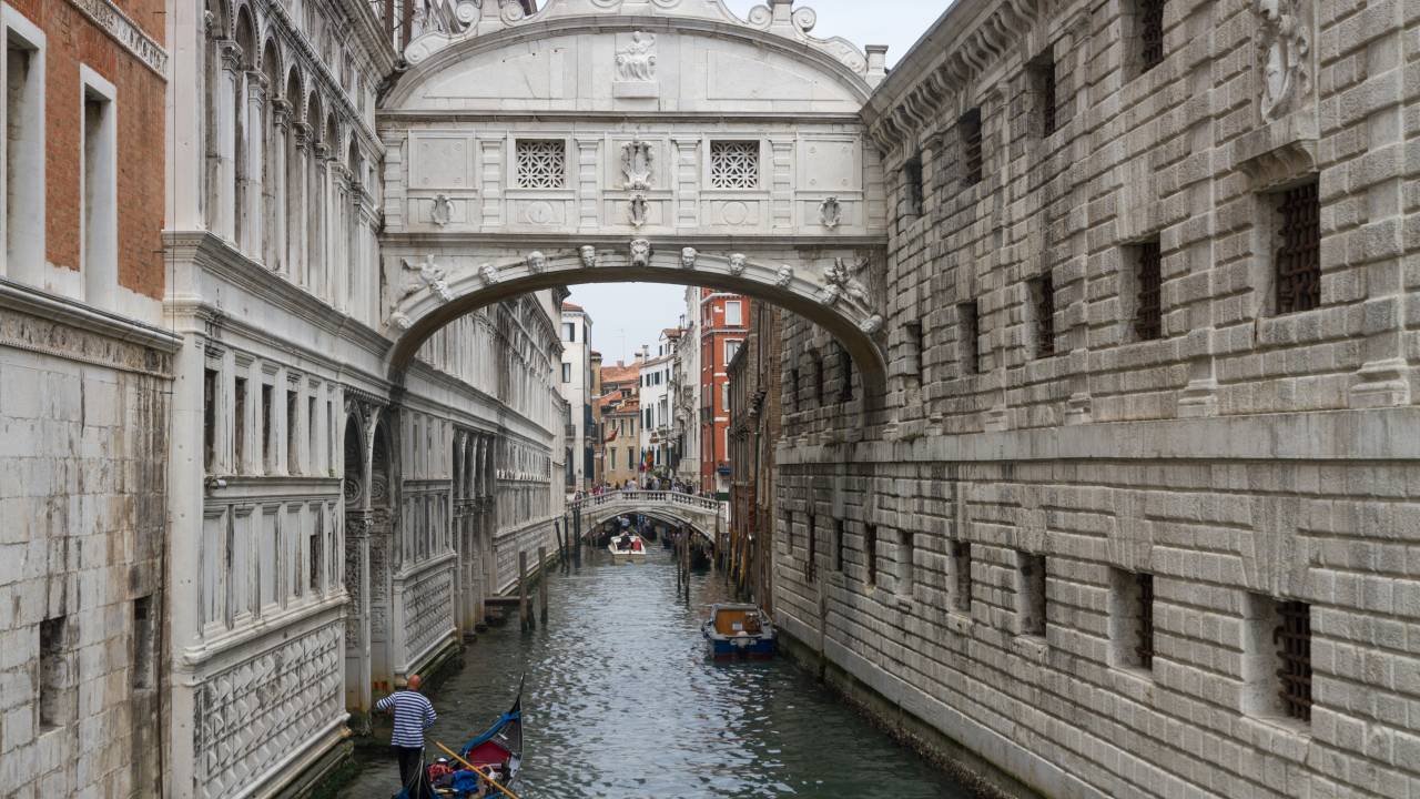 ponte-suspiros-veneza-italia