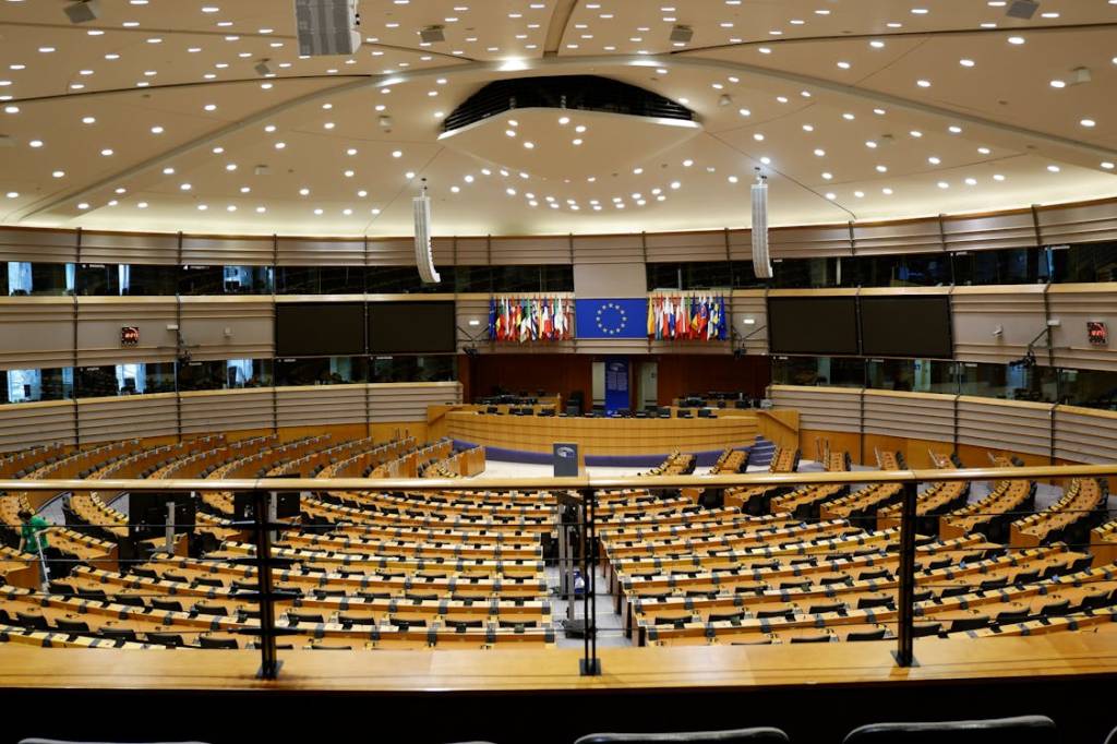 hemiciclo-parlamento-europeu-bruxelas hemiciclo-parlamento-europeu-bruxelas
